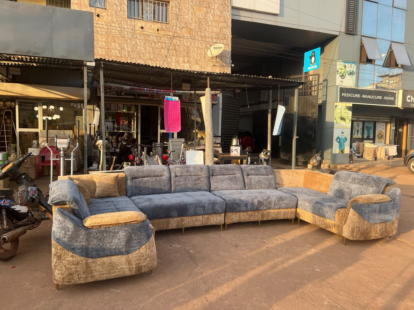 Salon Niang Décor, référence SAL-22