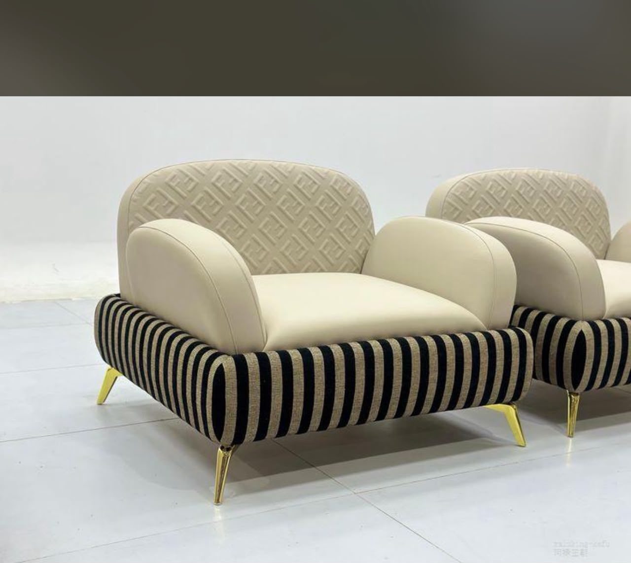Salon Niang Décor, référence SAL-77